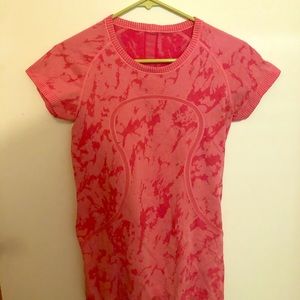 Pink camo lululemon top